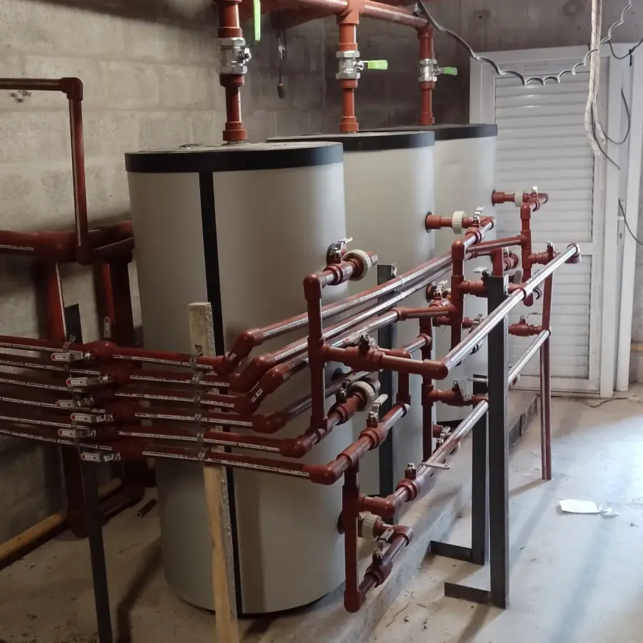 Acumuladores de agua caliente con cañería termofusionada