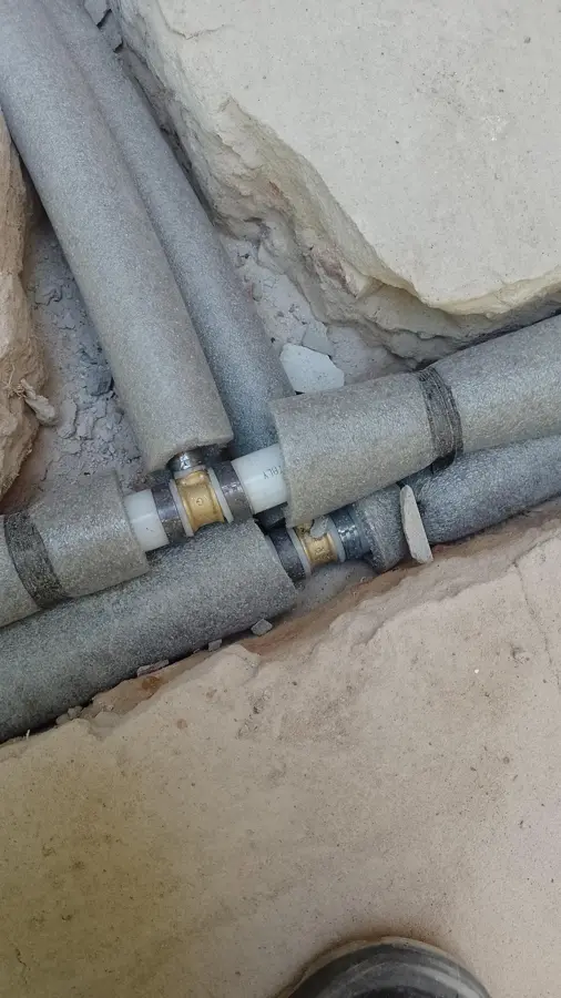 Cañerías aisladas con uniones prensadas
